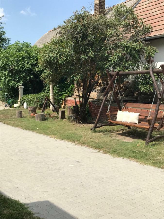 Szilvia Panzió Panzió Tolna Kültér fotó